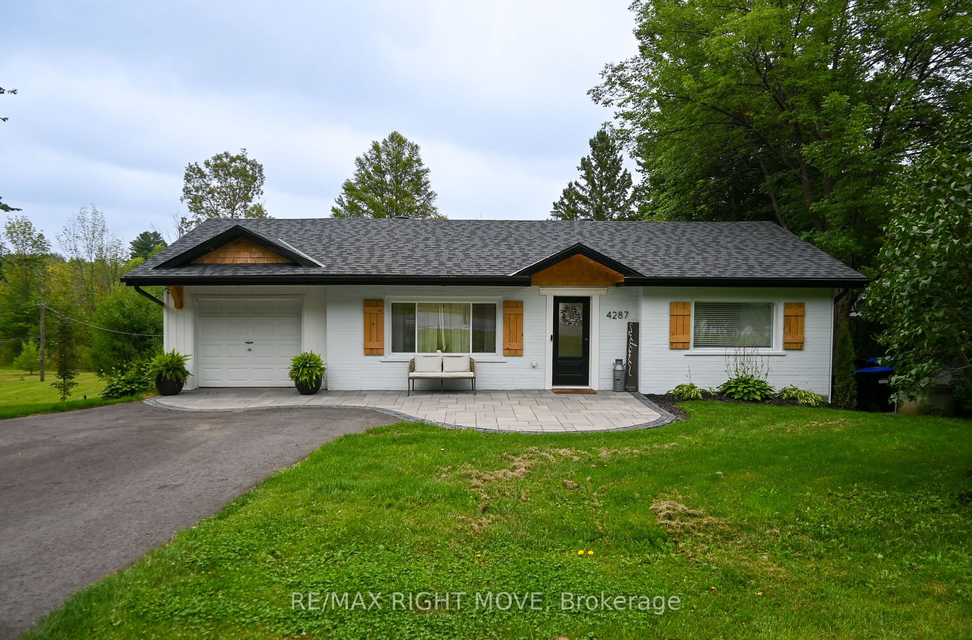 4287 Huronia Rd