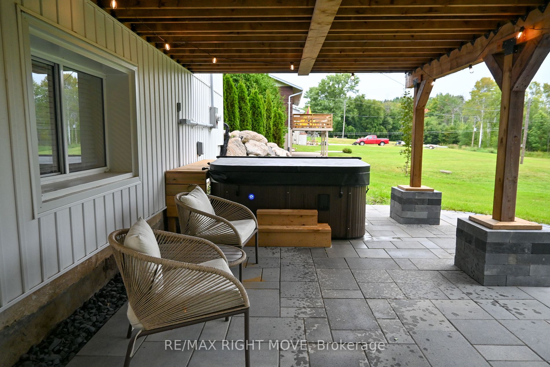 4287 Huronia Rd