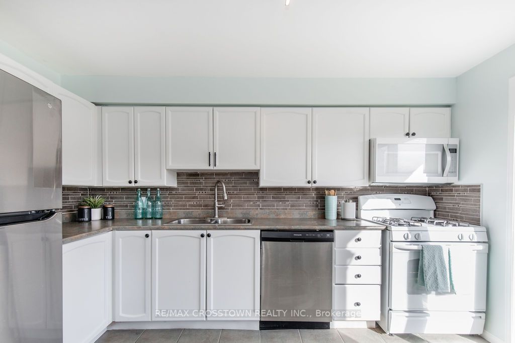 29 Raymond Cres