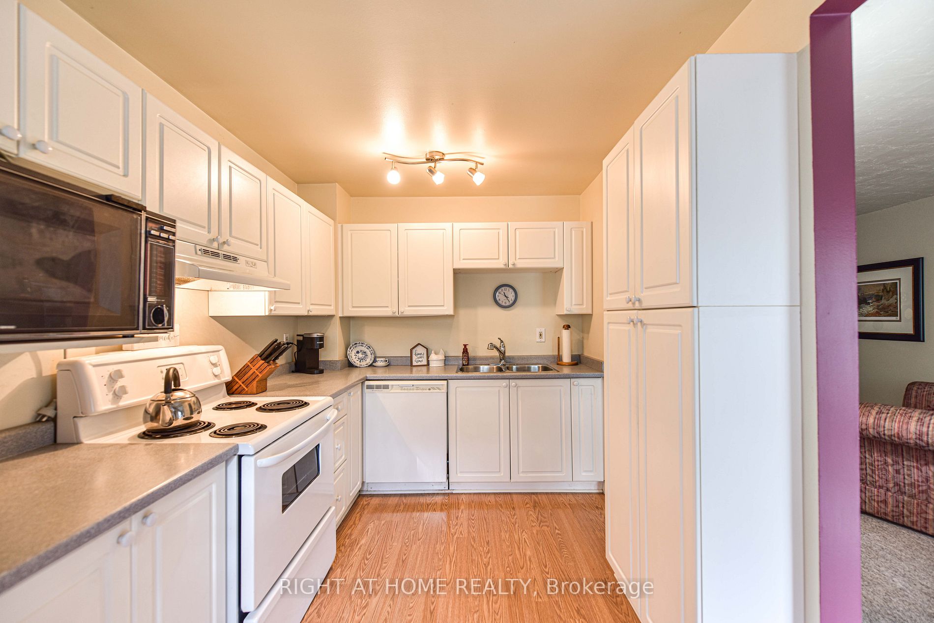 441 Barrie Rd, #32
