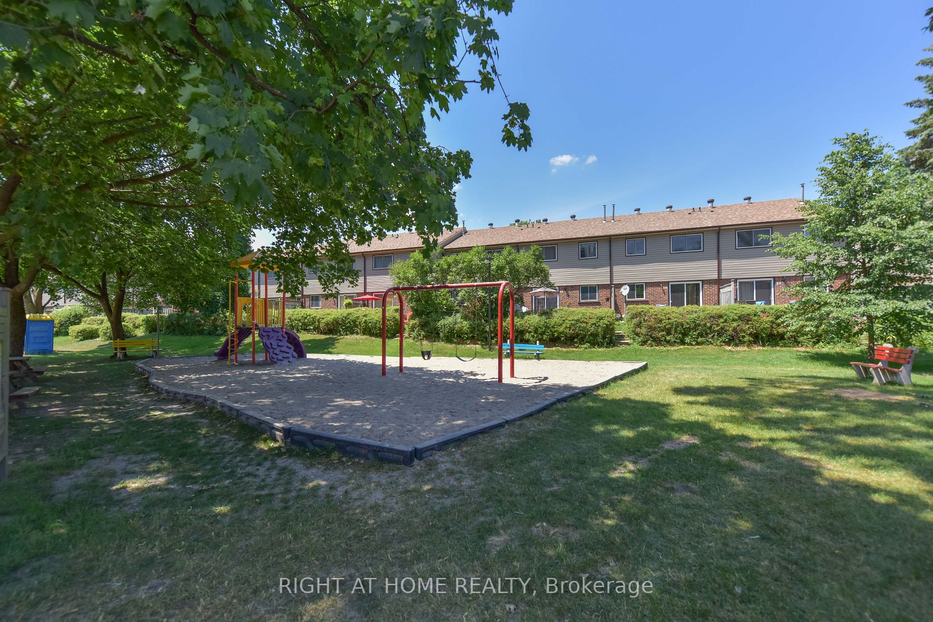 441 Barrie Rd, #32