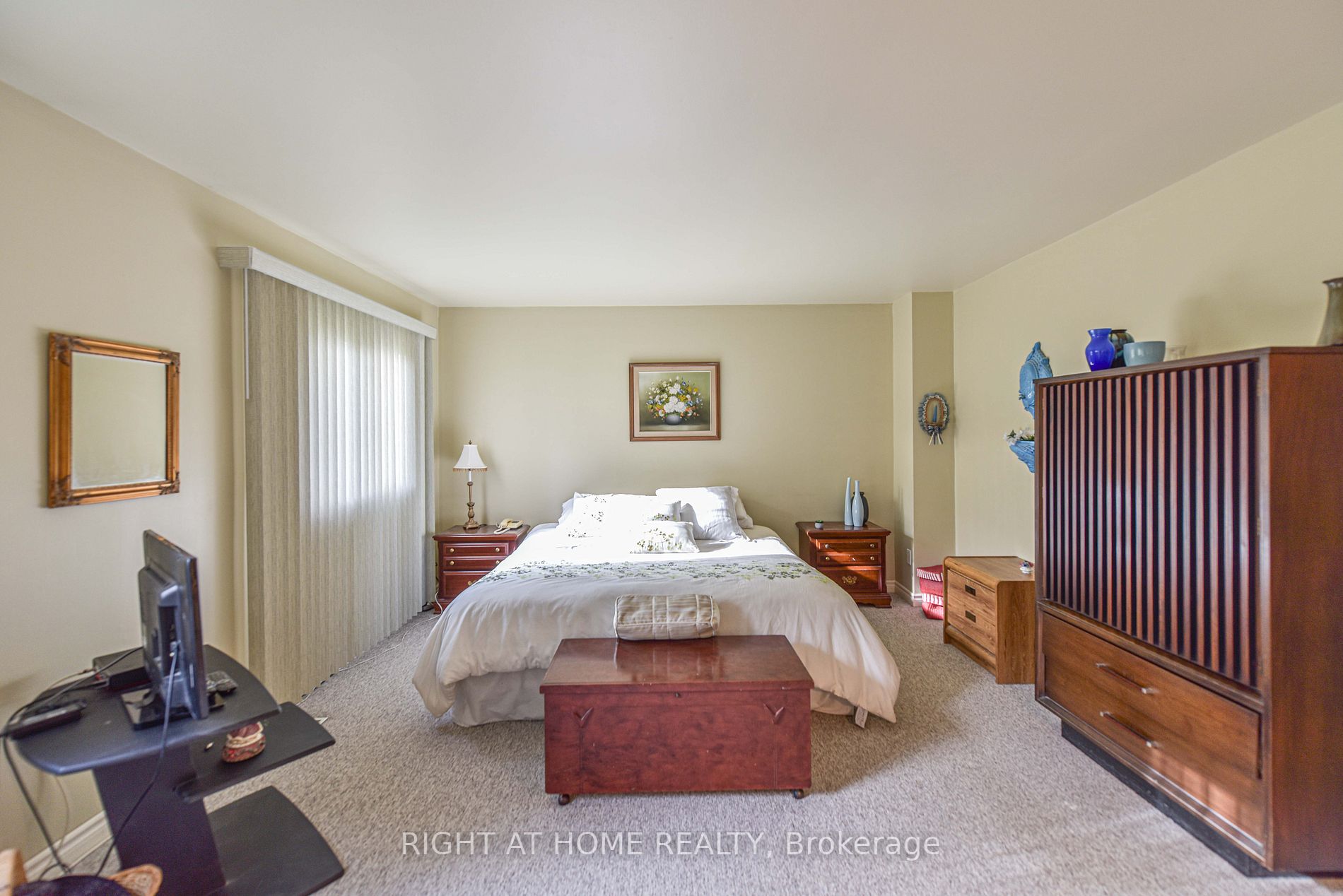 441 Barrie Rd, #32