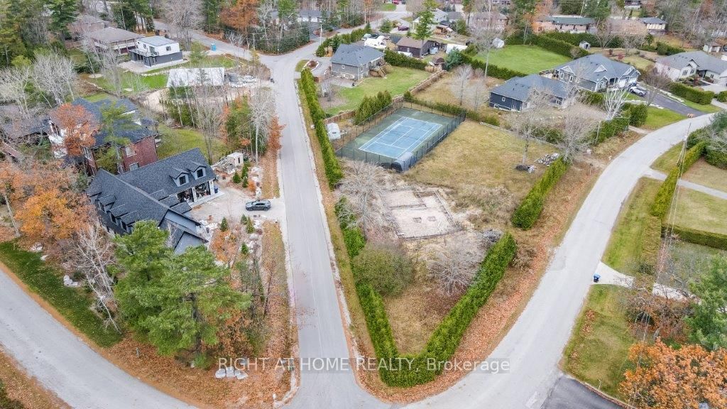 7 Blue Bird Lane