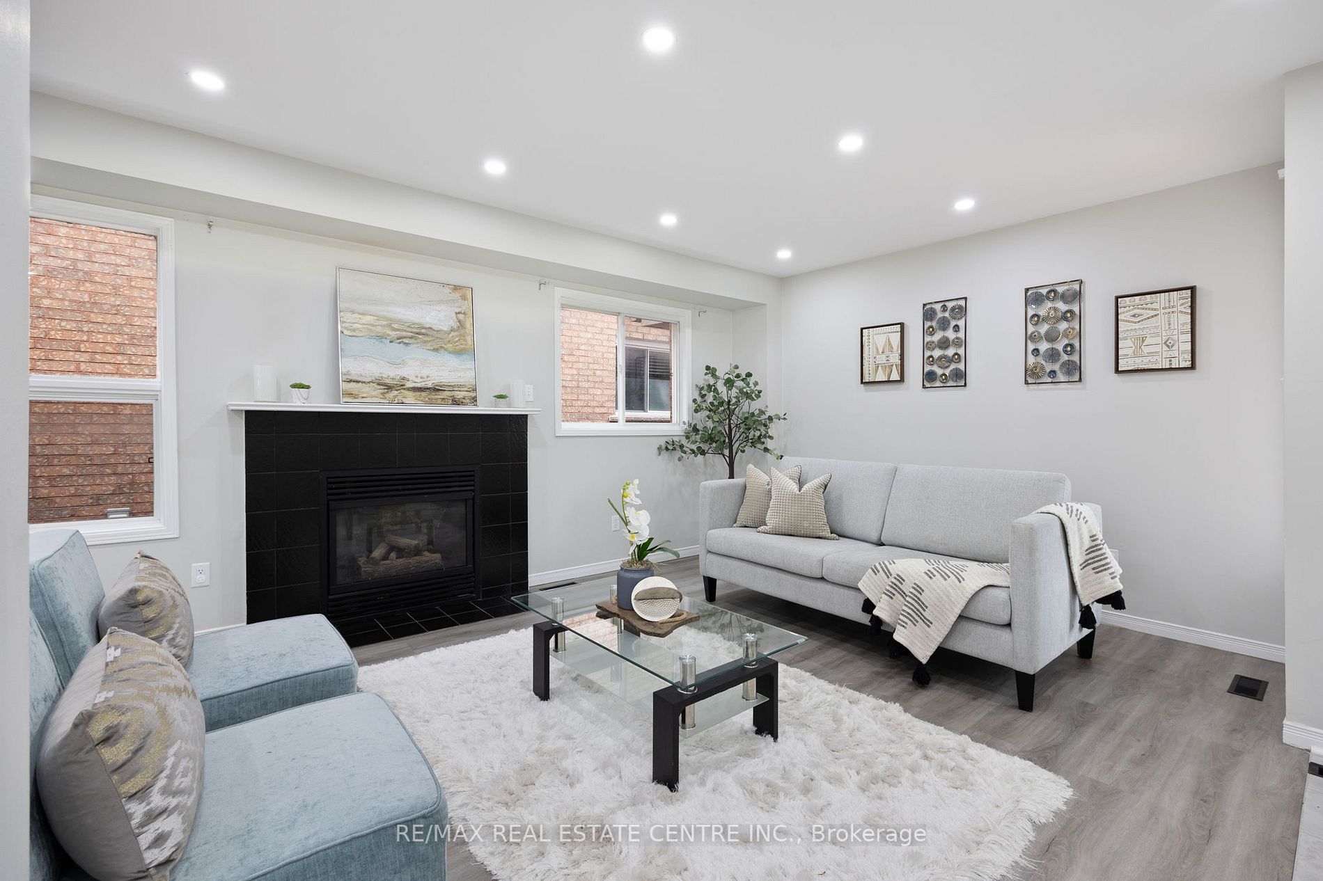124 Laidlaw Dr