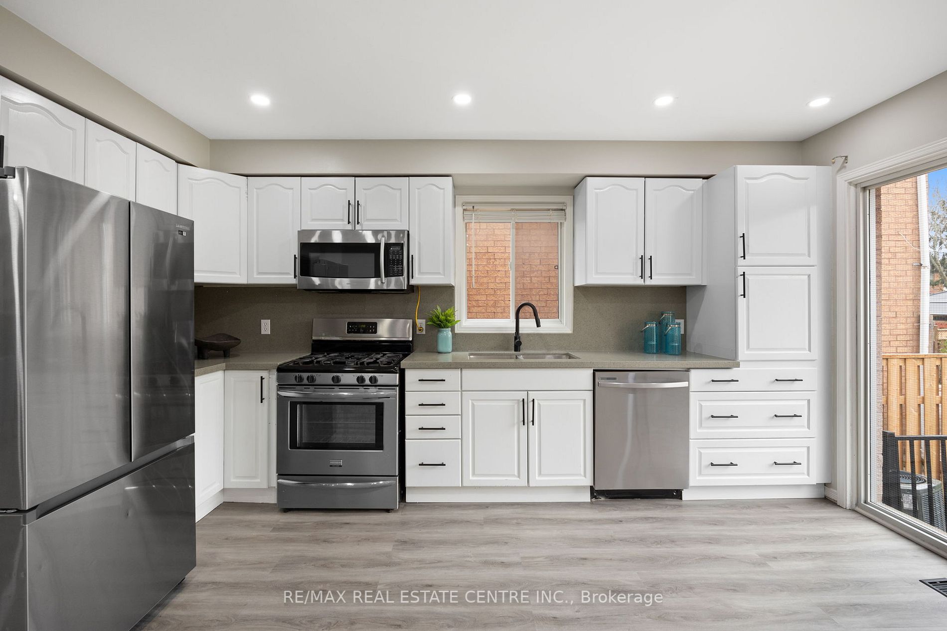 124 Laidlaw Dr