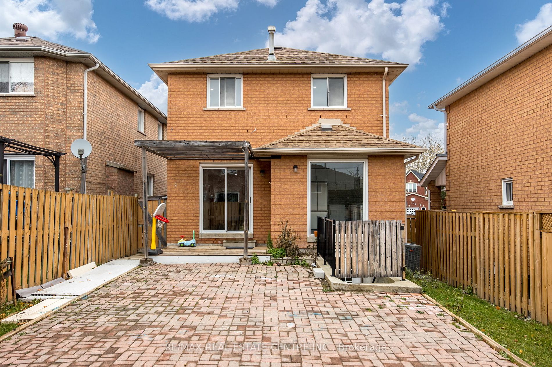 124 Laidlaw Dr