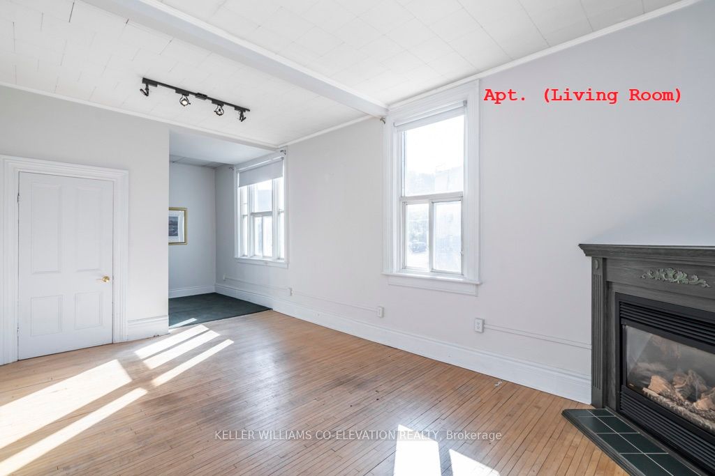 1 Simcoe St