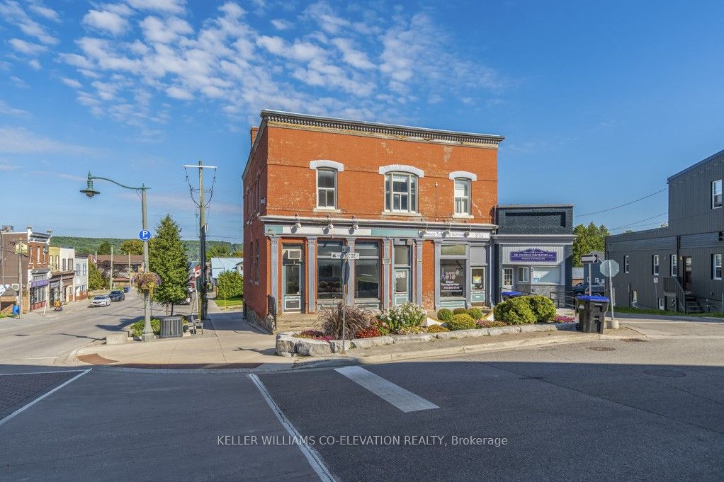 1 Simcoe St
