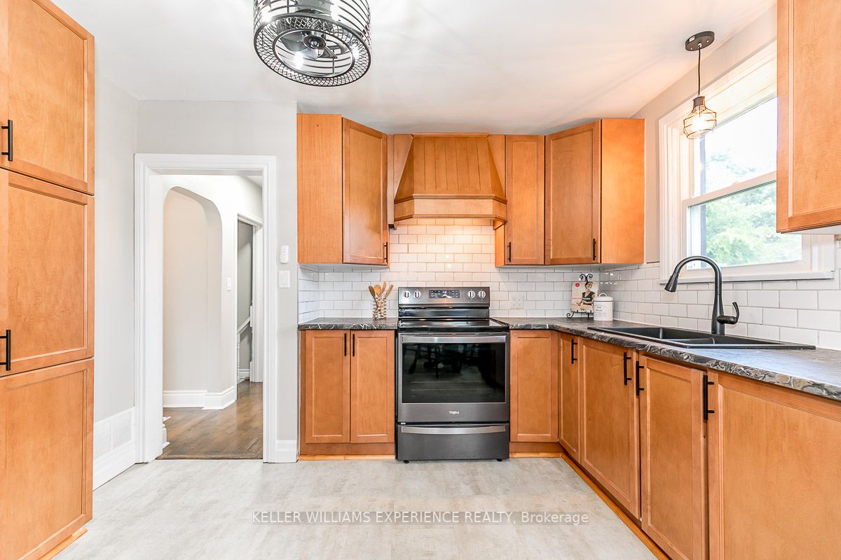 1679 George Johnston Rd