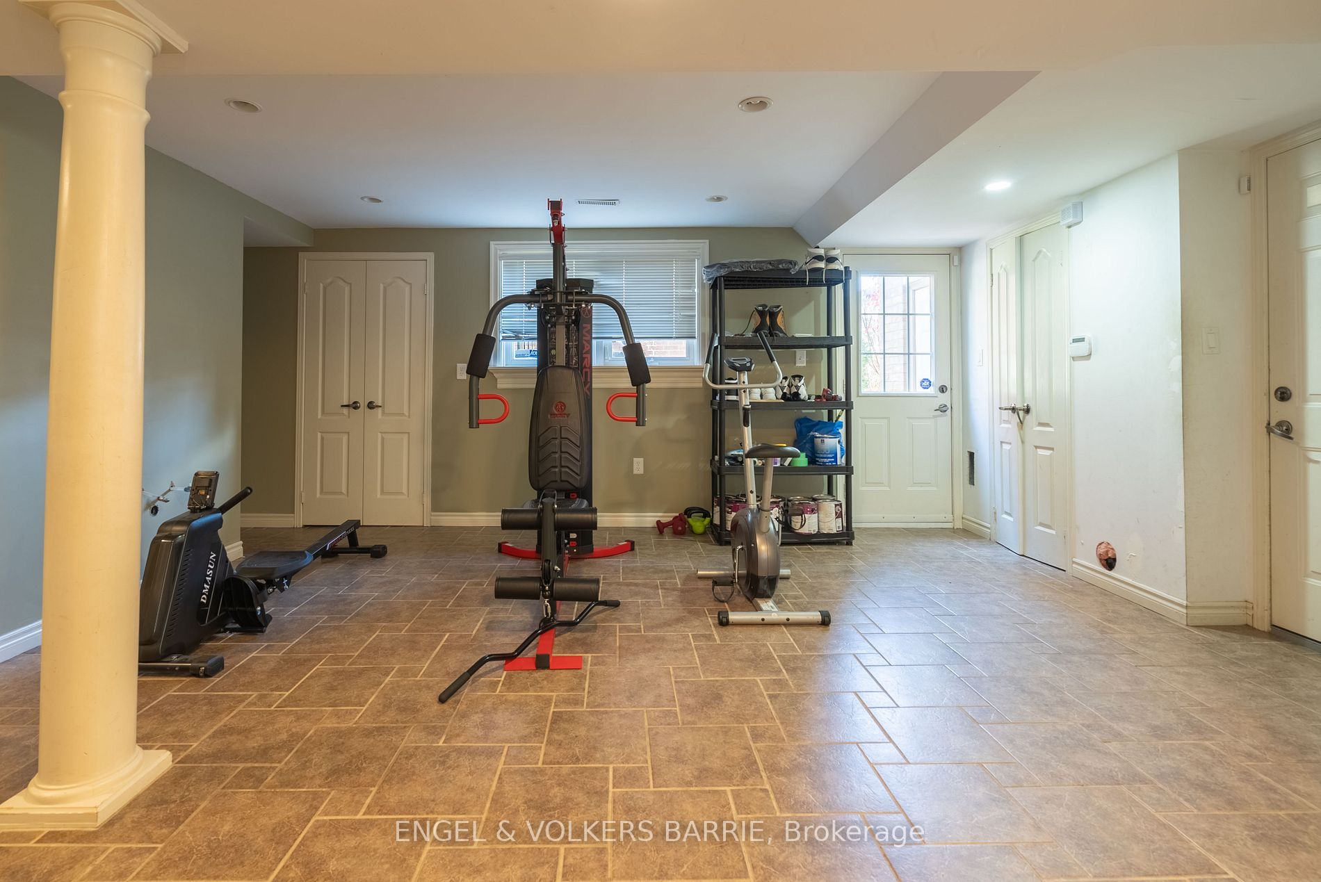14 Pinecliff Cres