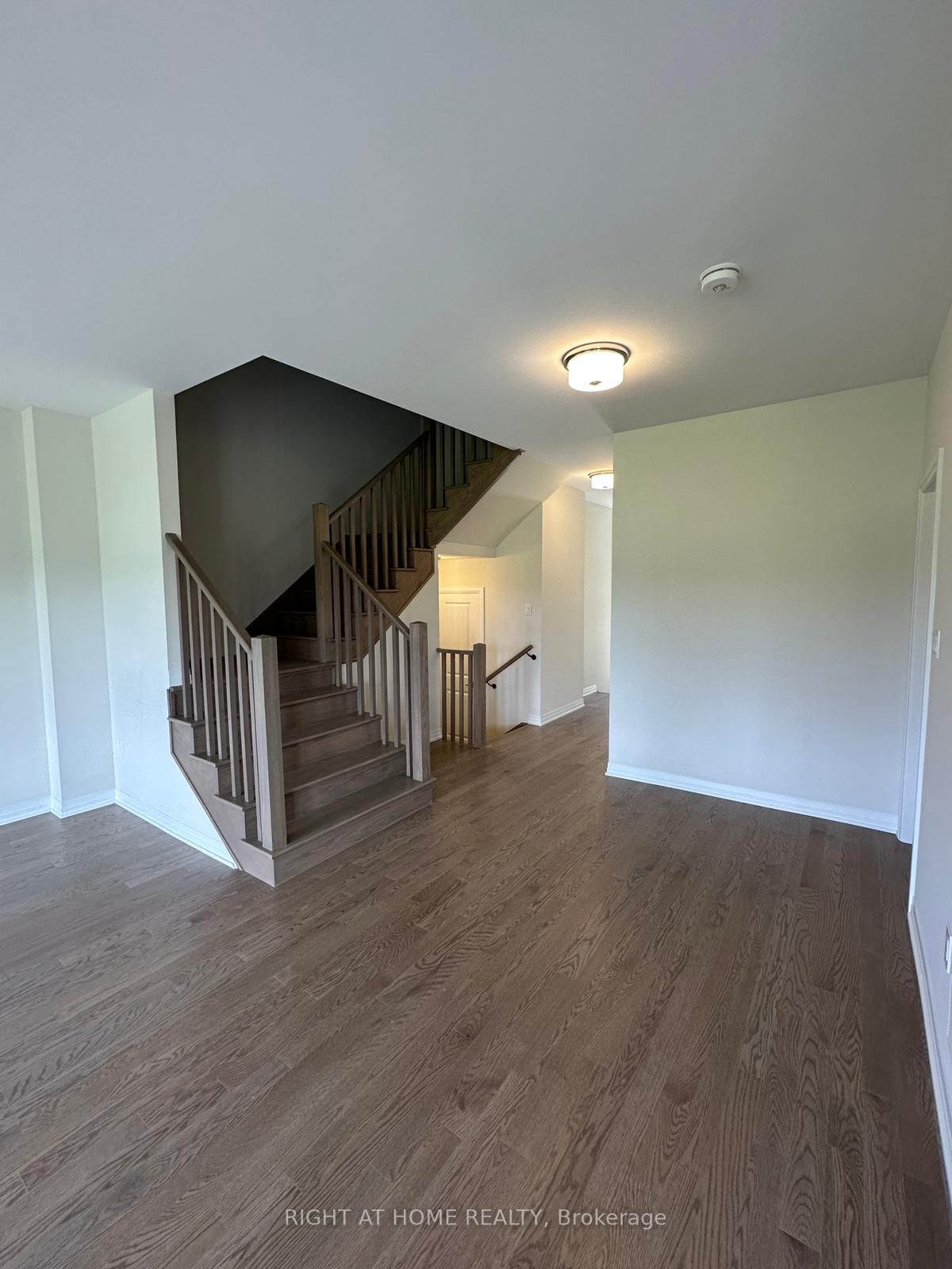 3715 Quayside Dr