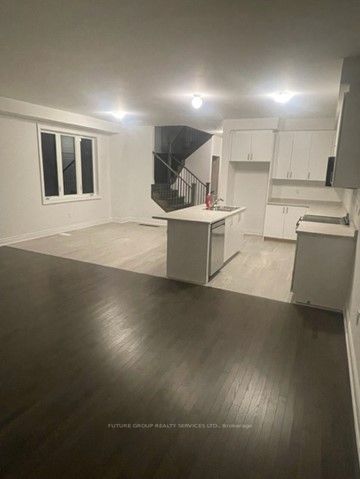 40 Autumn Dr W