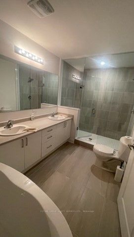 40 Autumn Dr W