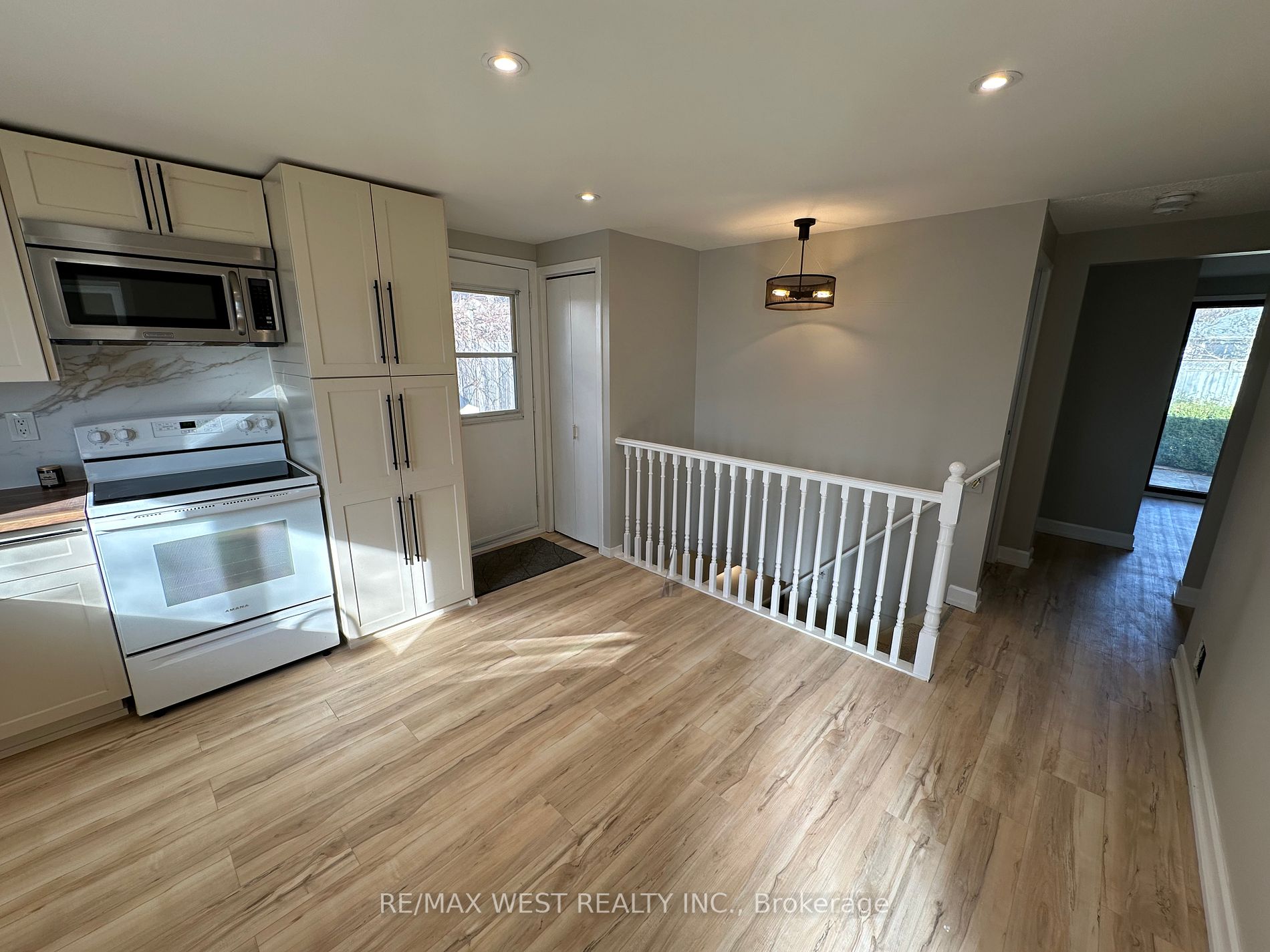 241 Letitia St, #Upper
