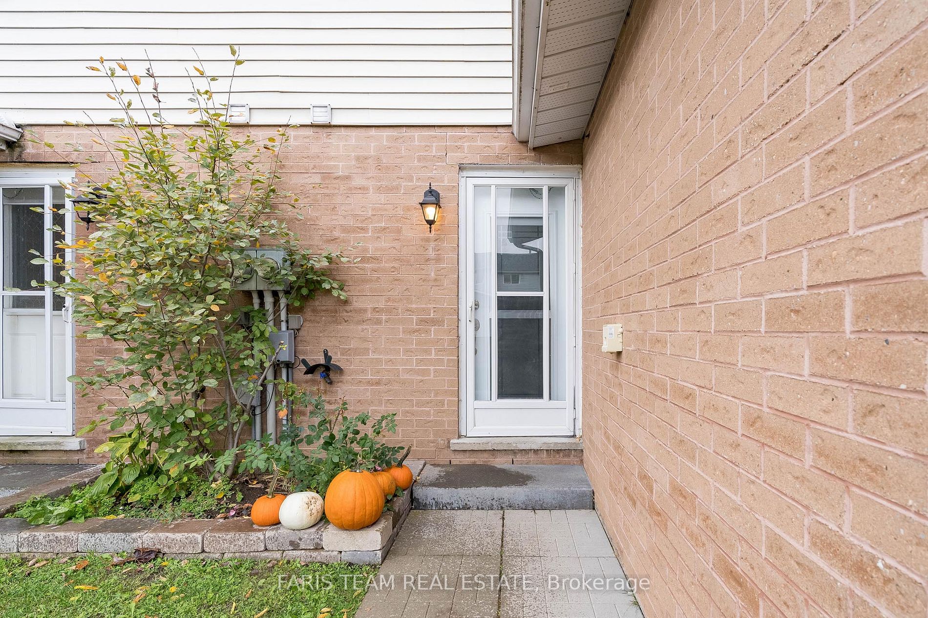 25 South St, #102