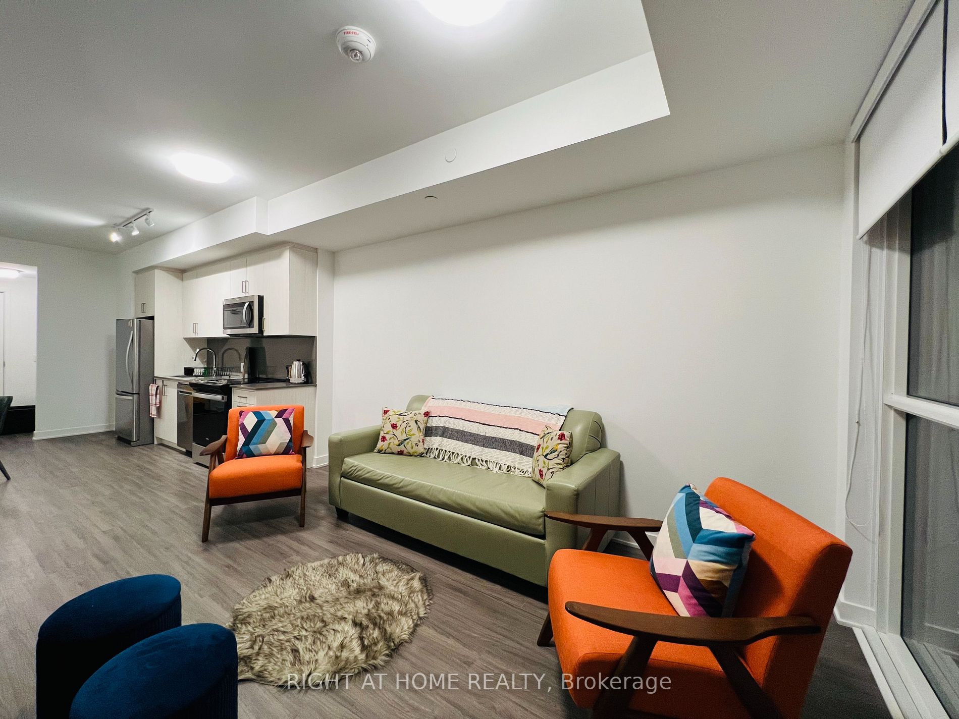 681 Yonge St, #315