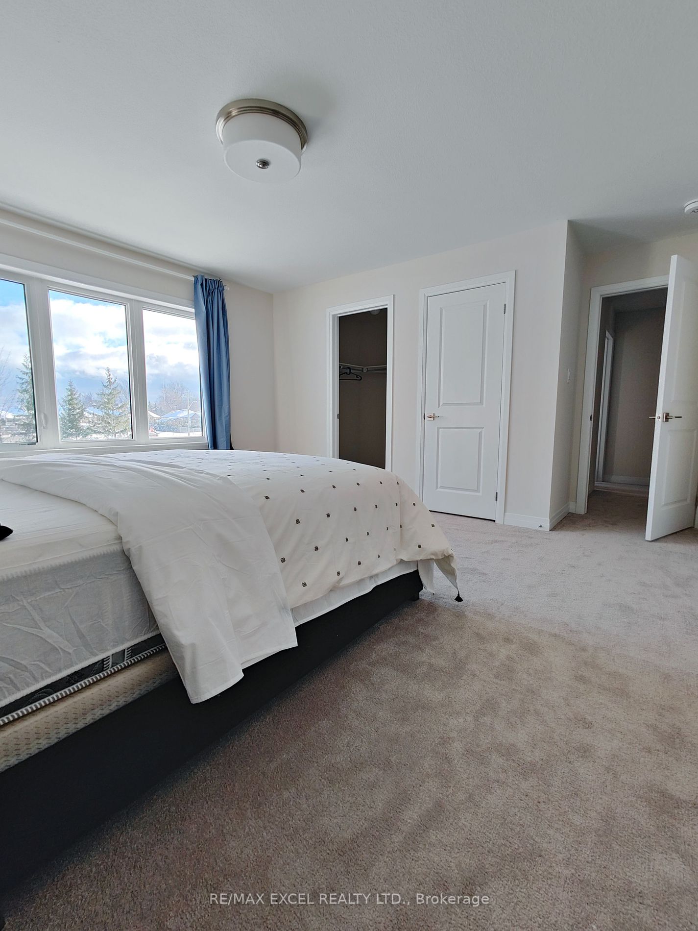 3737 Lakepointe Dr