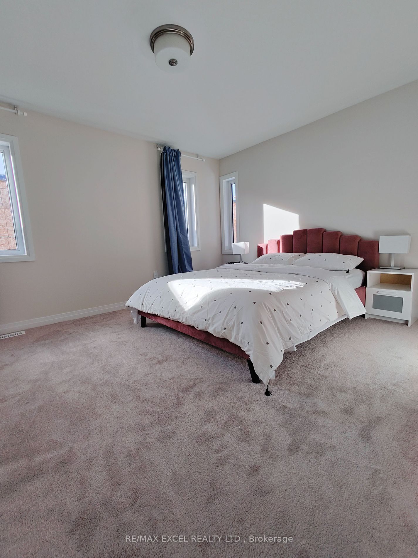 3737 Lakepointe Dr
