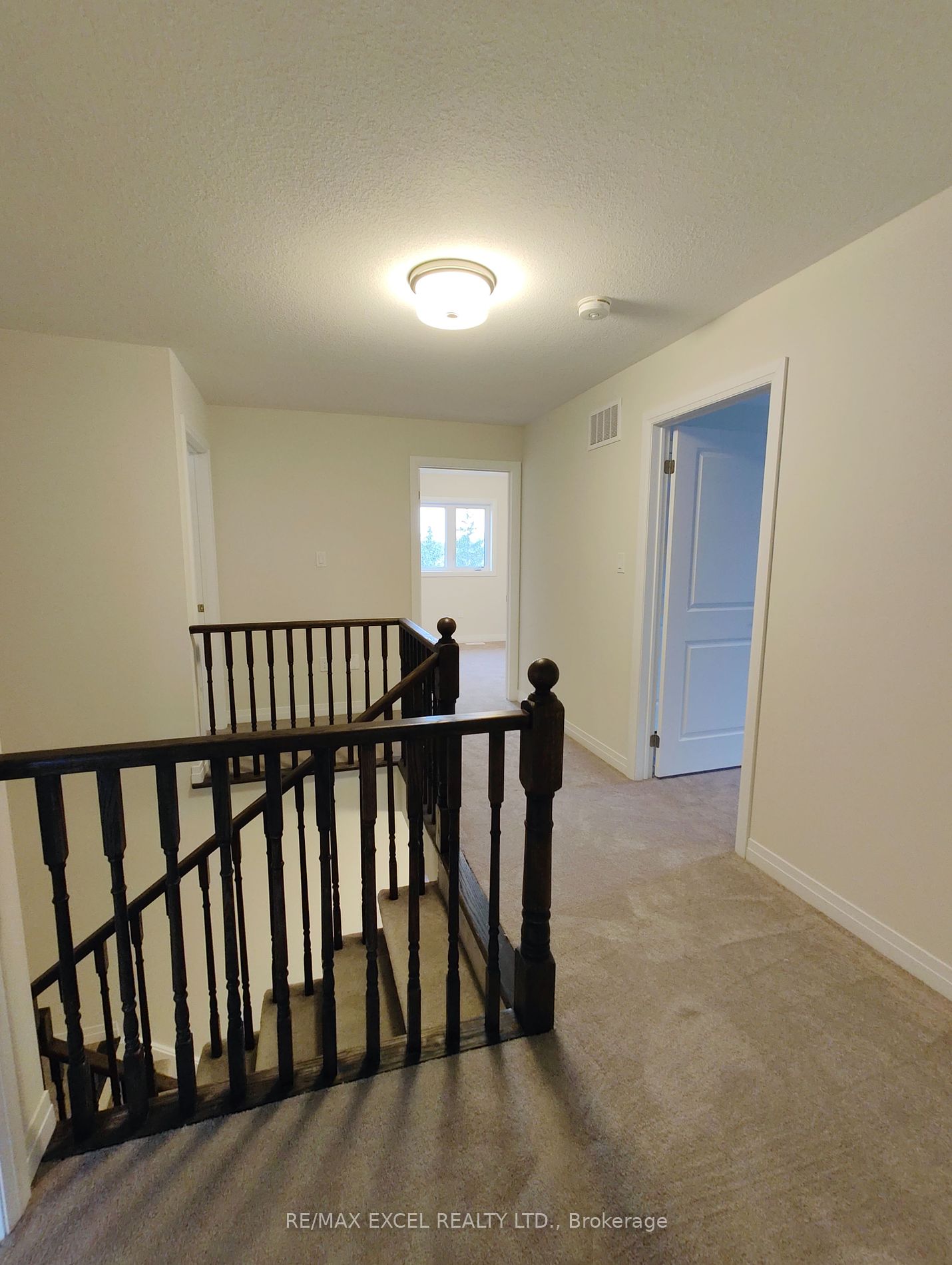 3737 Lakepointe Dr