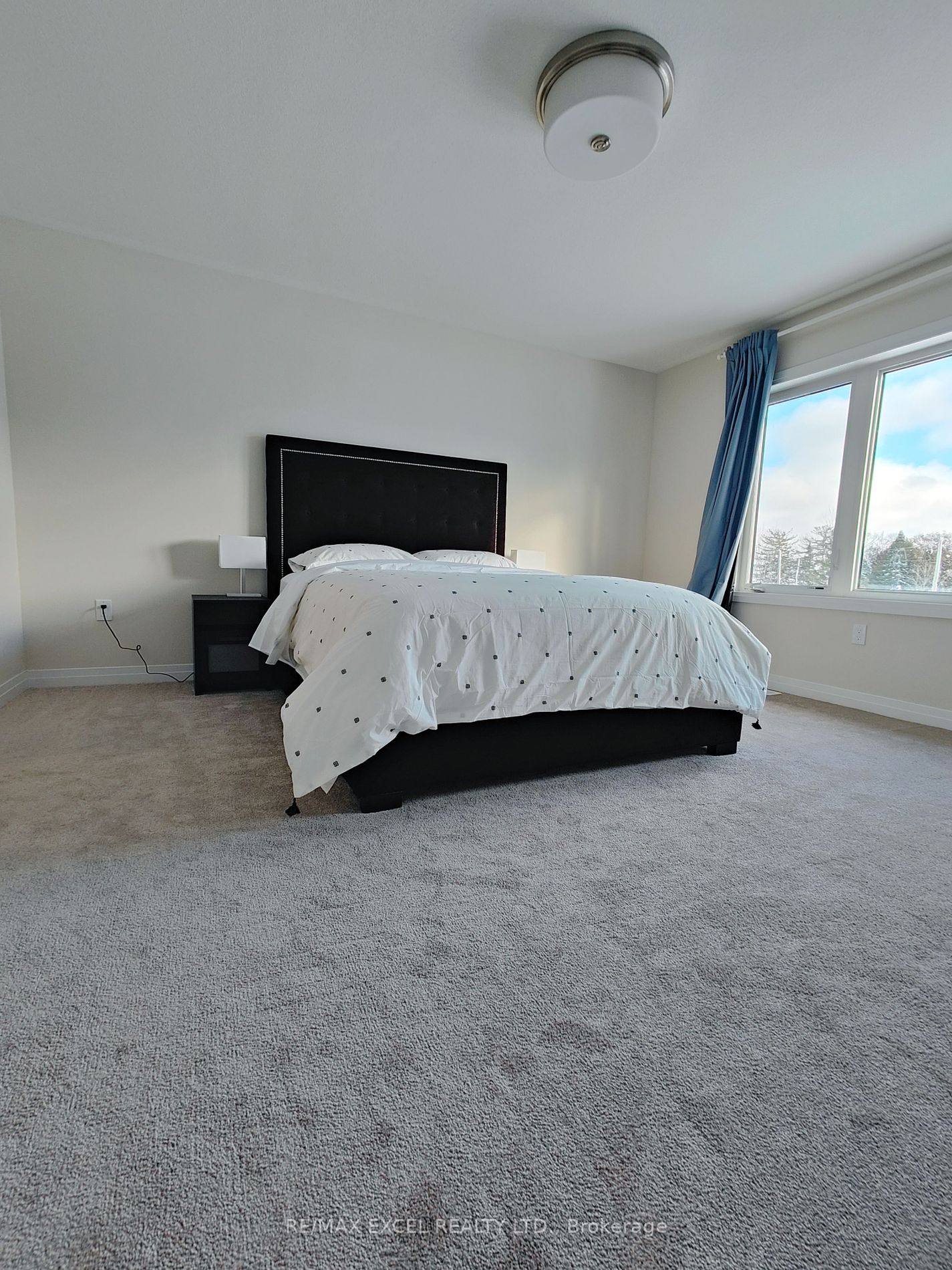 3737 Lakepointe Dr