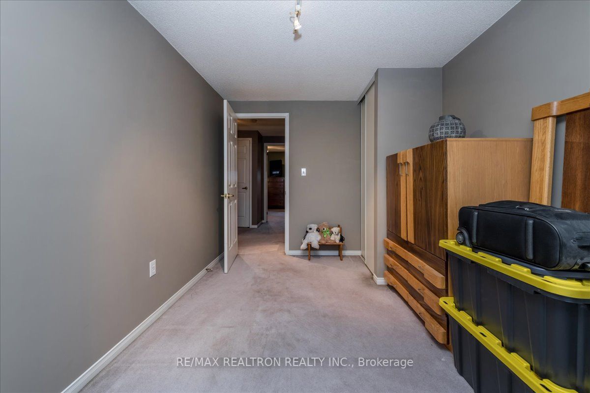 9 Caribou Crt
