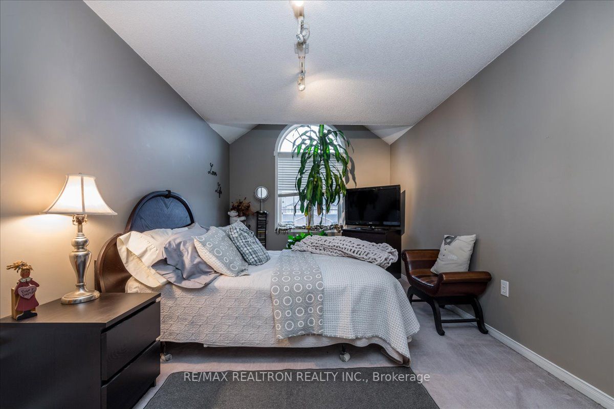 9 Caribou Crt