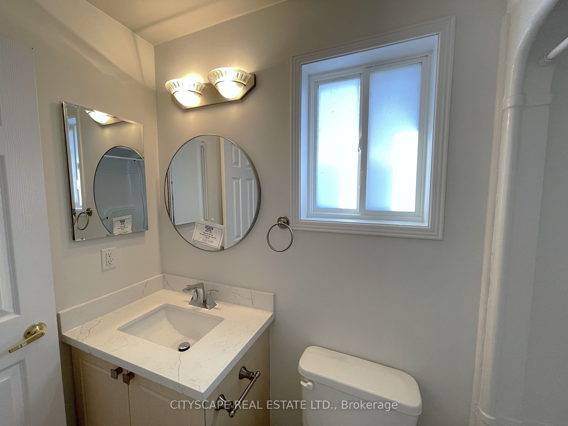 96 Sandringham Dr
