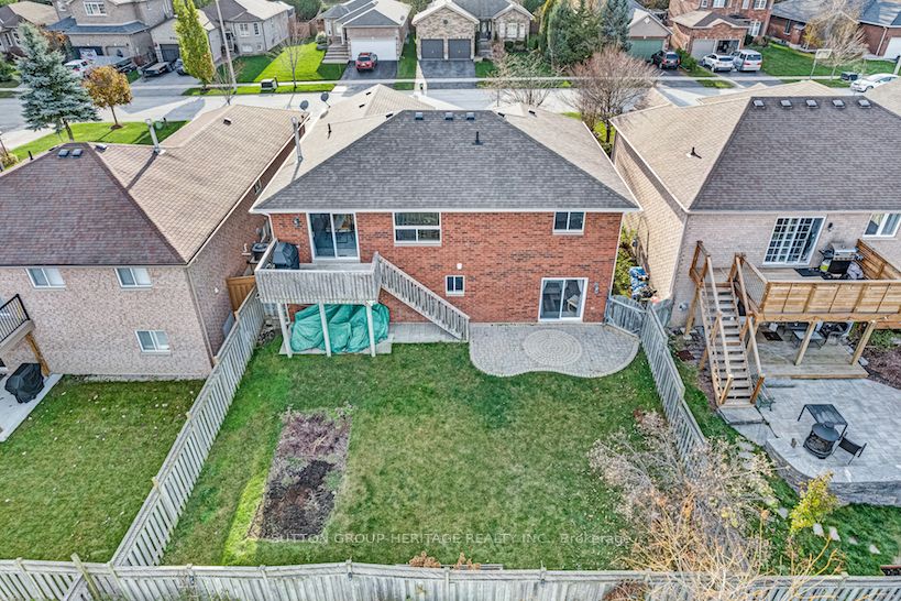 27 Brookfield Cres
