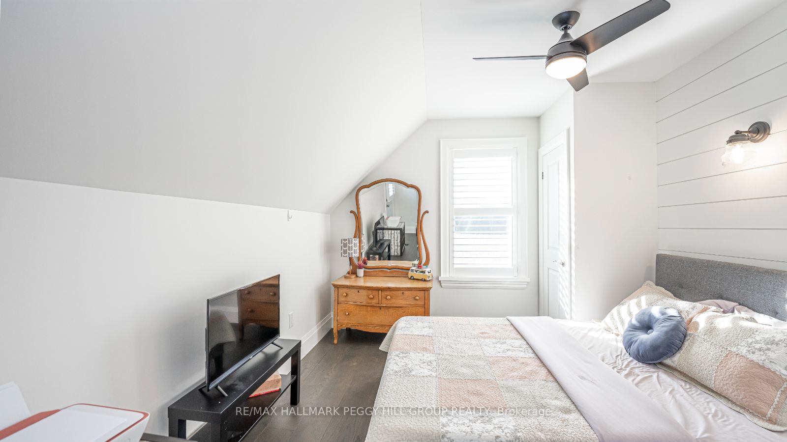1792 Flos Road 7 West Rr2