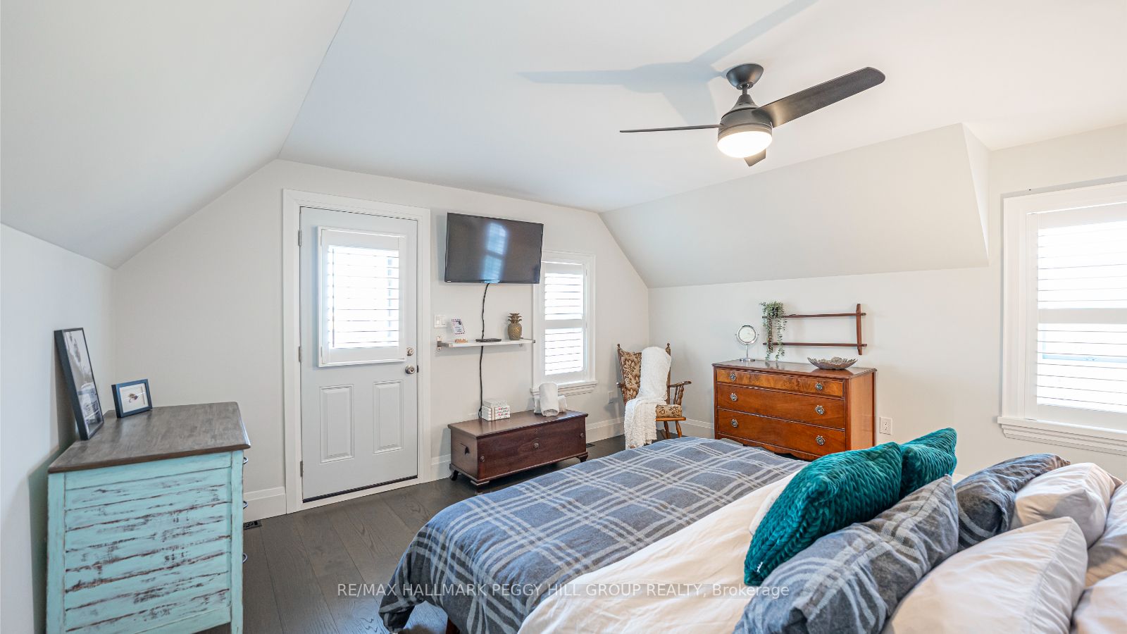 1792 Flos Road 7 West Rr2