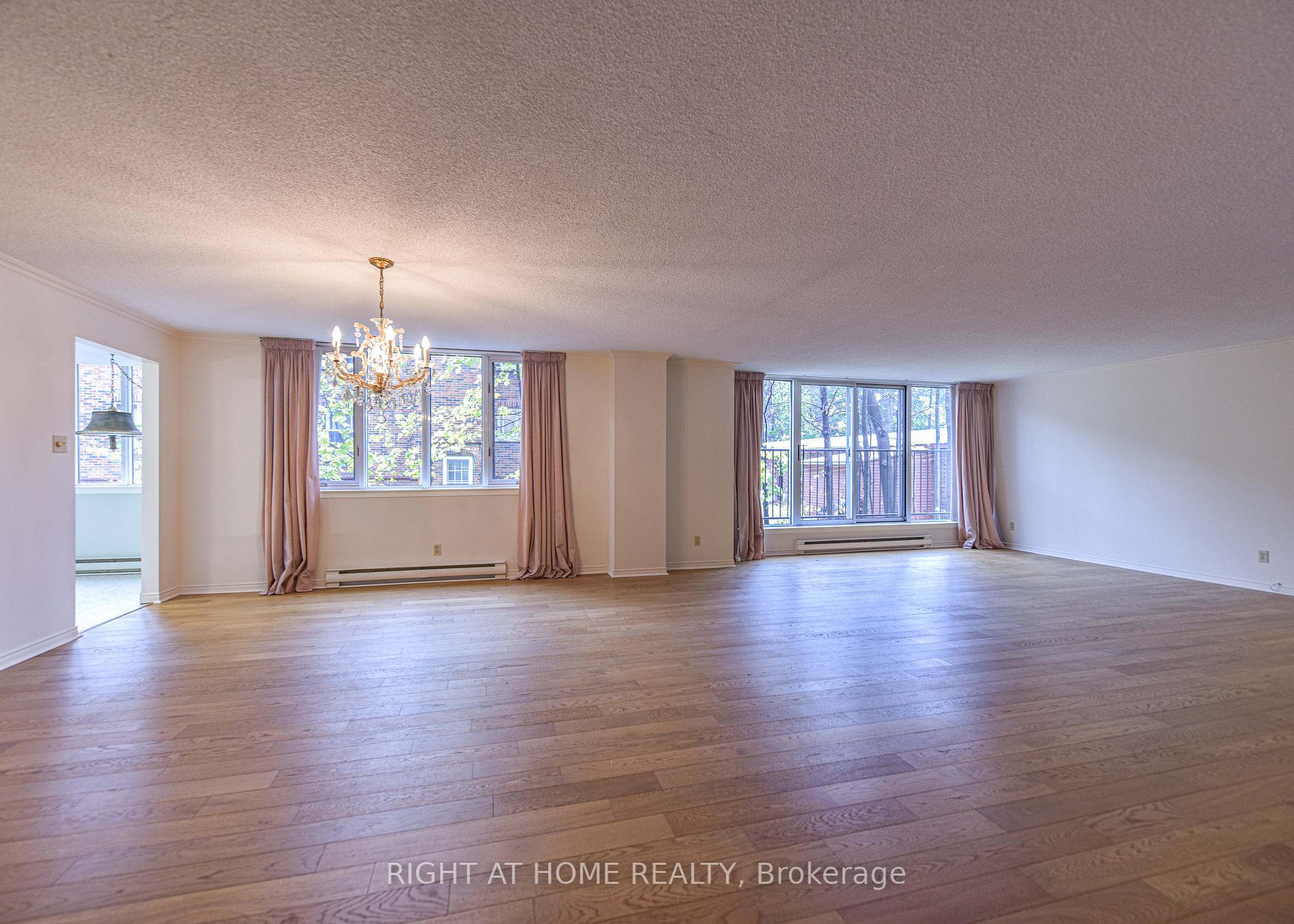 95 Matchedash St N, #203