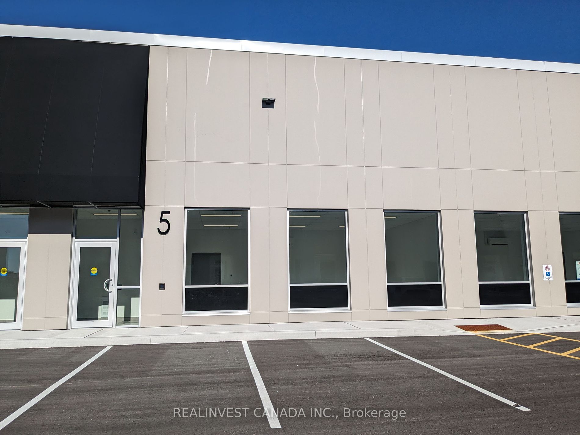 251 King St, #5
