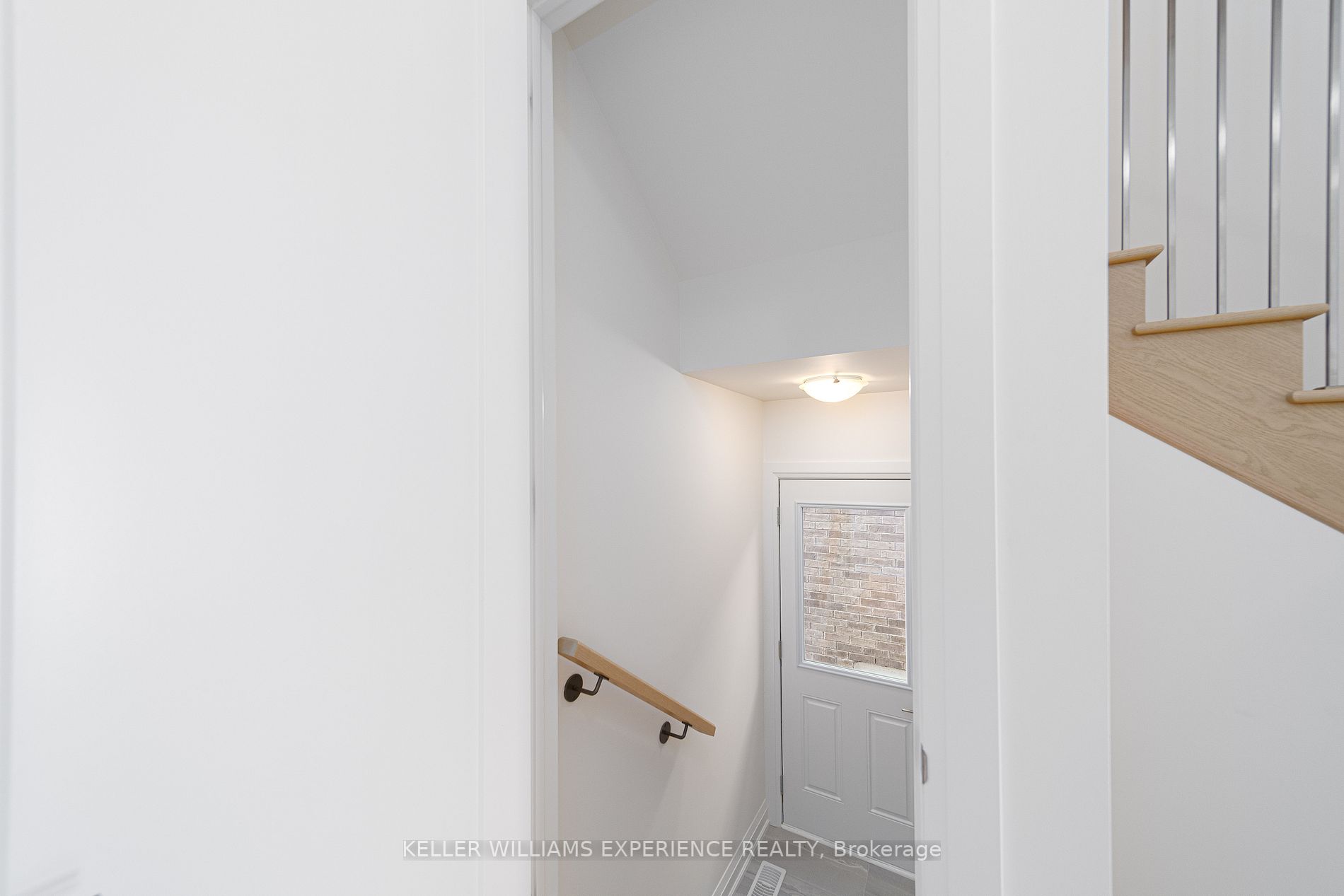 34 Shepherd Dr N