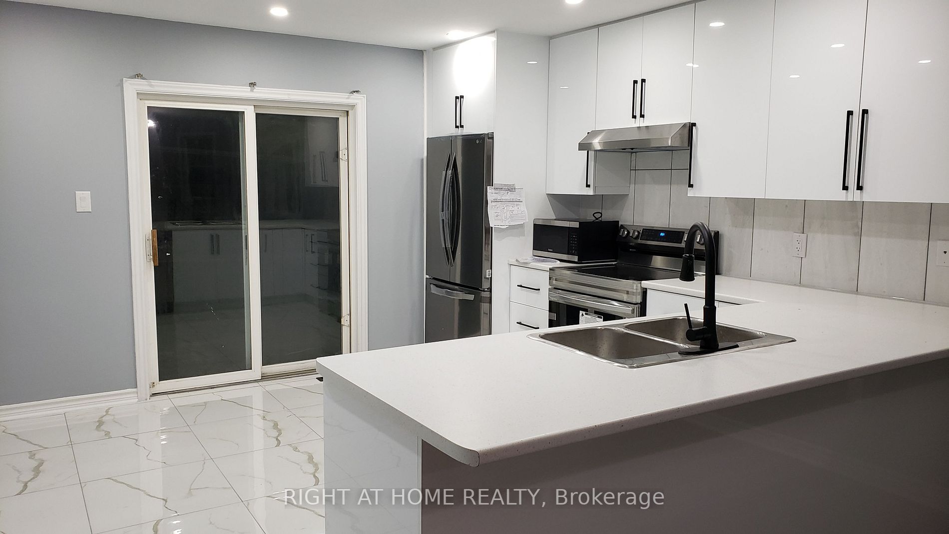 15 Addison Tr, #Upper