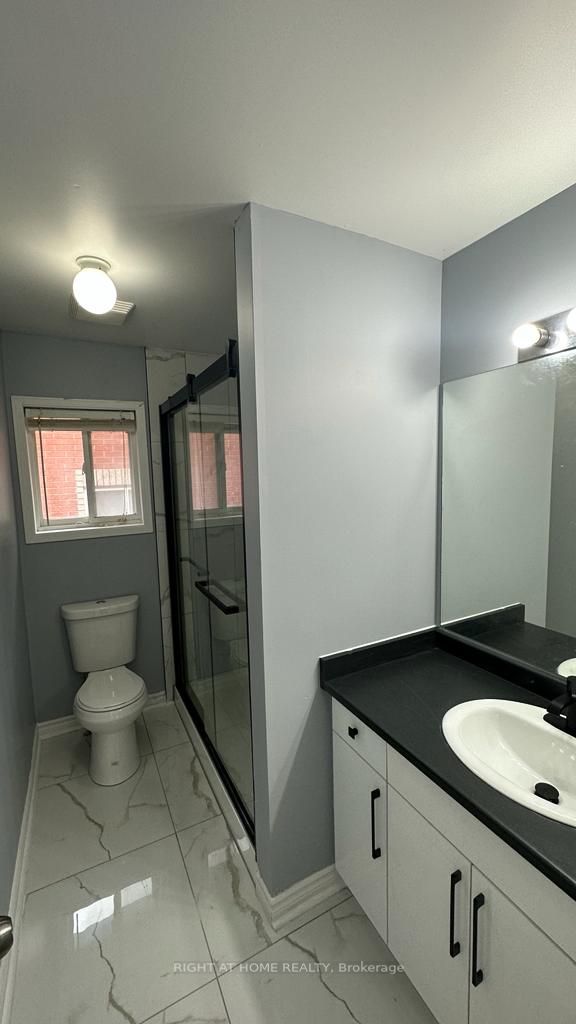 15 Addison Tr, #Upper