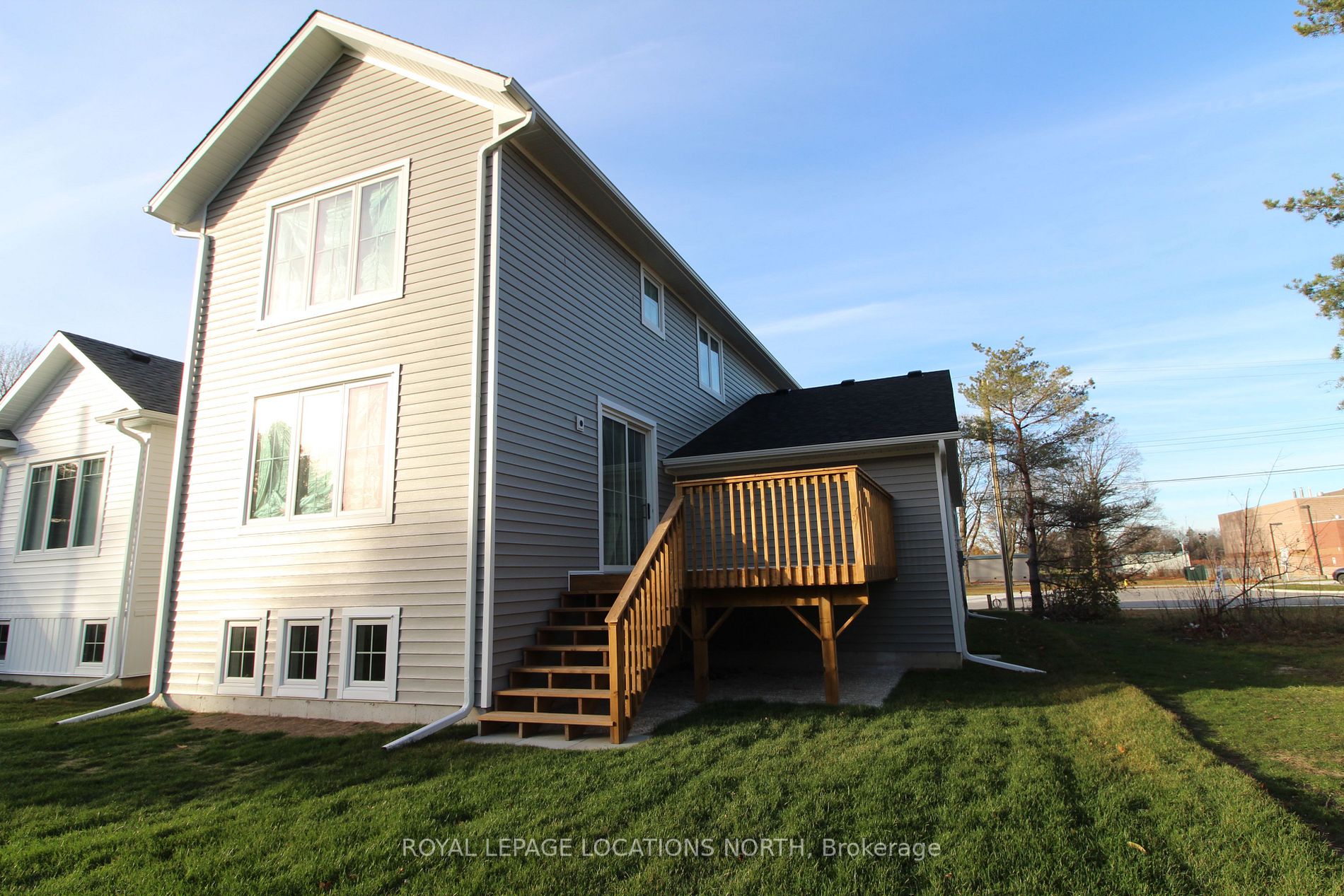 11 Locke Ave