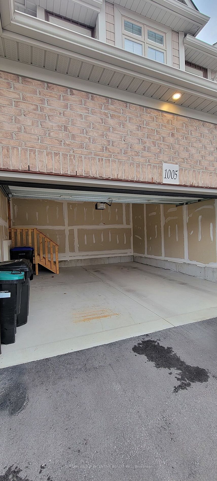 1005 Wright Dr