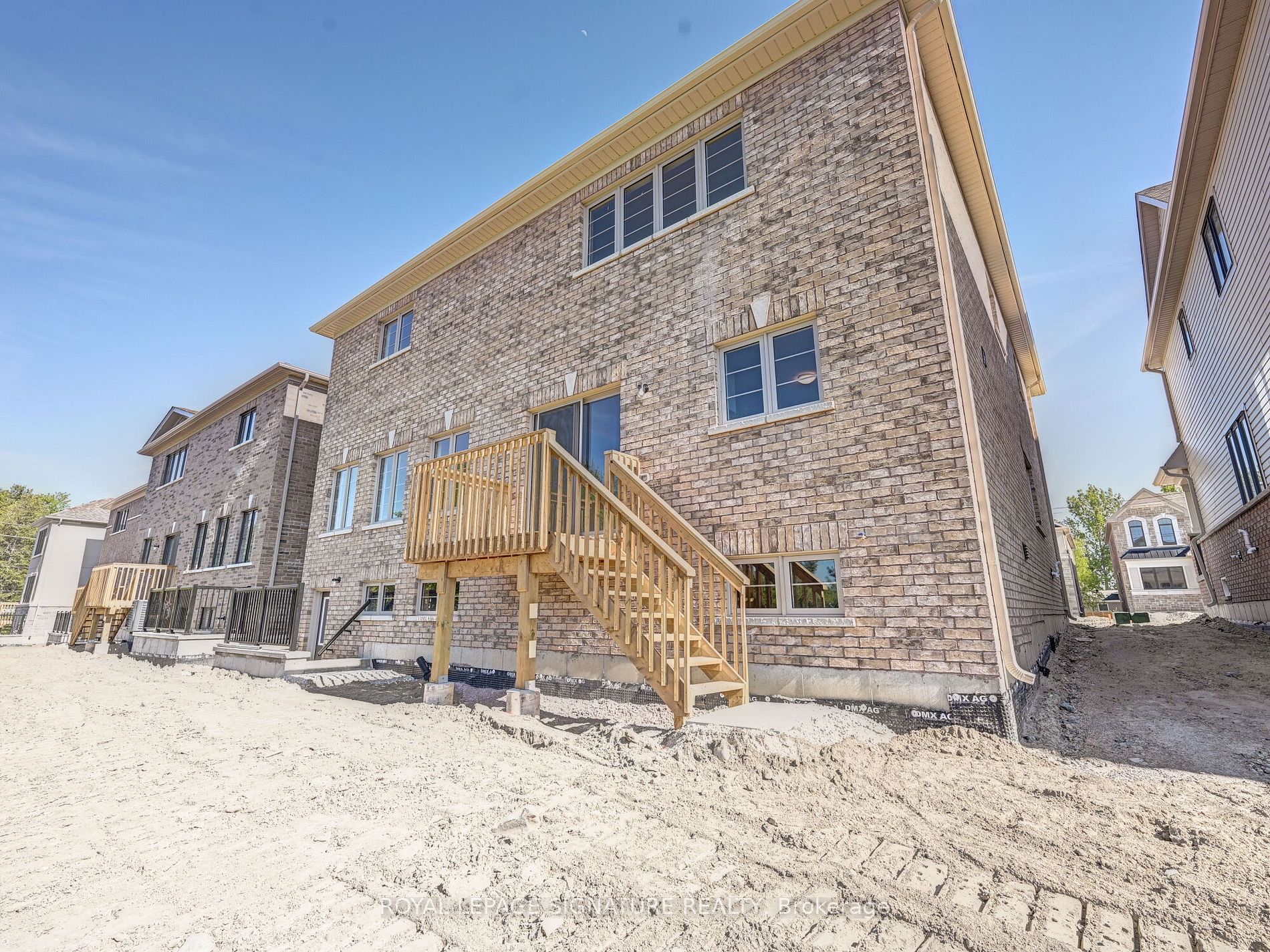 207 Warden St