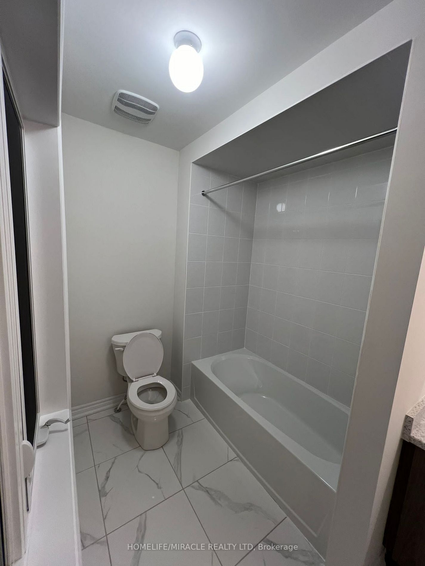 15 Ludlow Dr