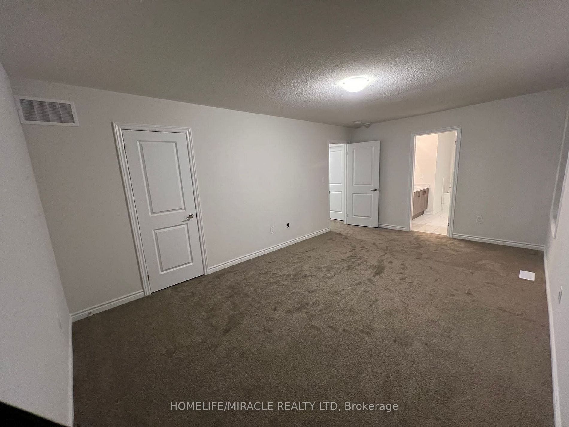 15 Ludlow Dr