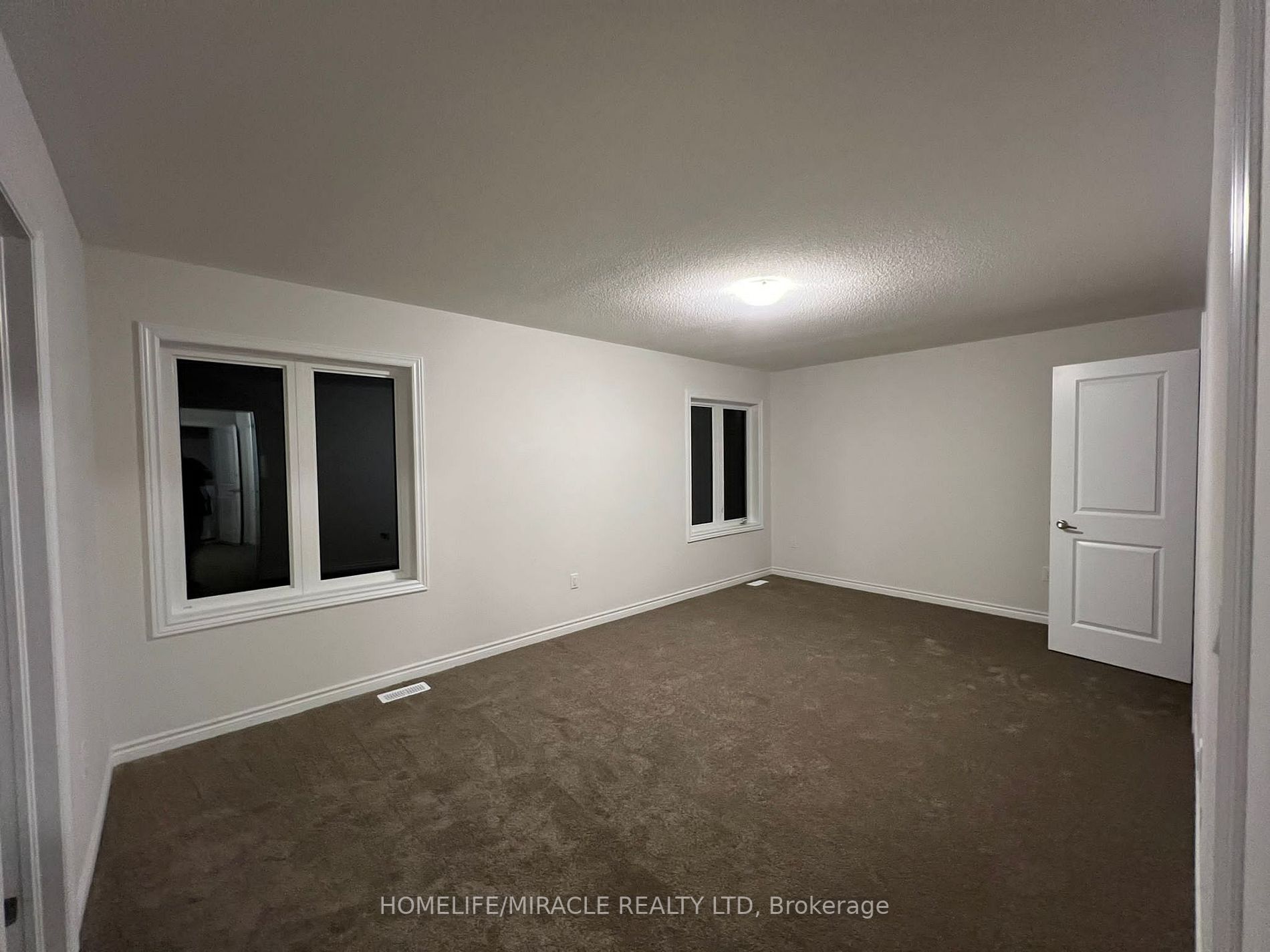 15 Ludlow Dr