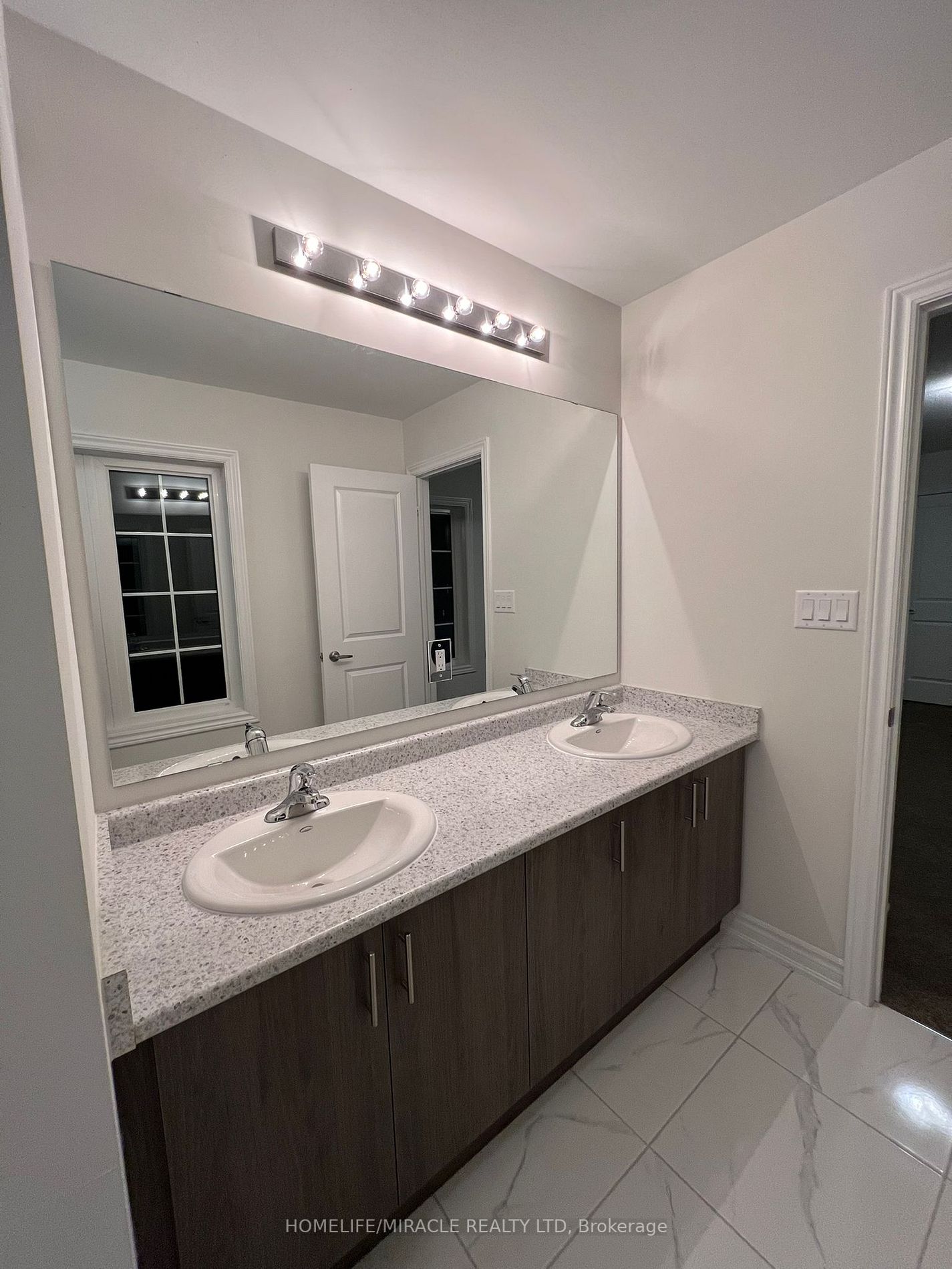 15 Ludlow Dr