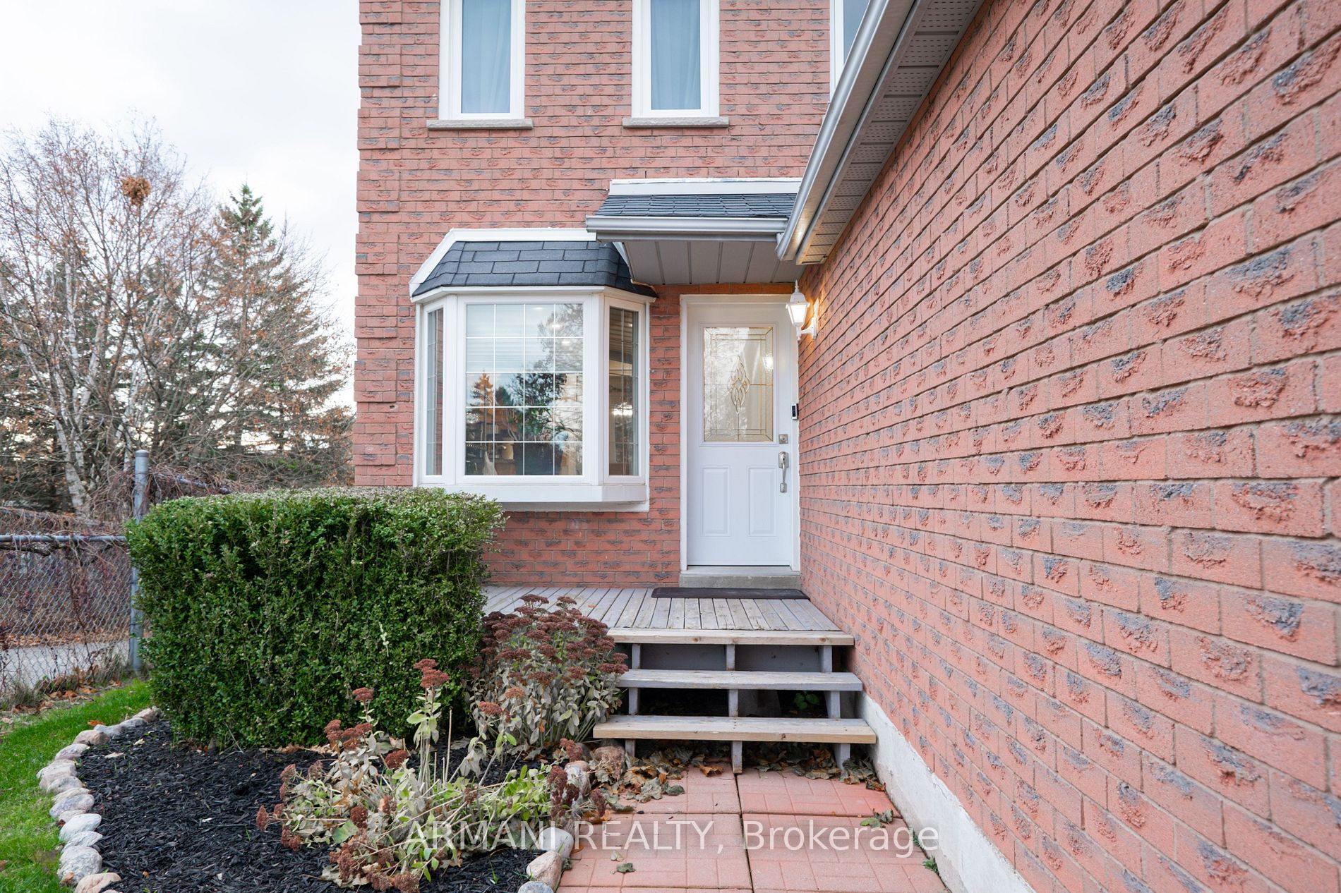 64 Wallace Dr N