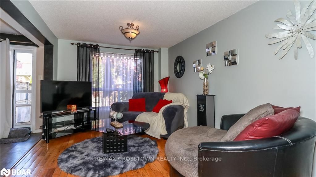 20 Lion's Gate Blvd