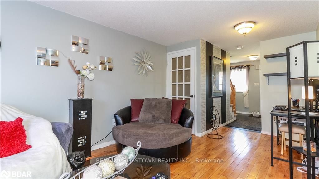 20 Lion's Gate Blvd