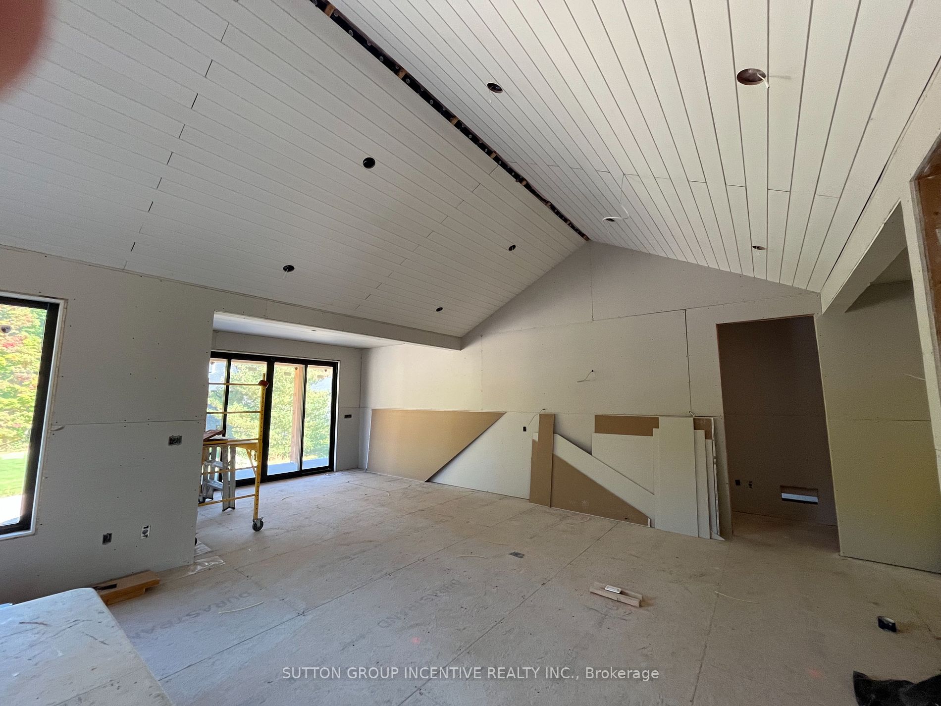 5 Jean Miller Crt