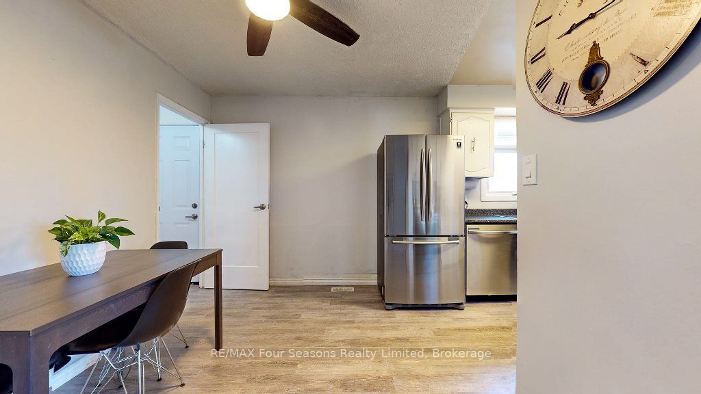 15 Braniff Crt