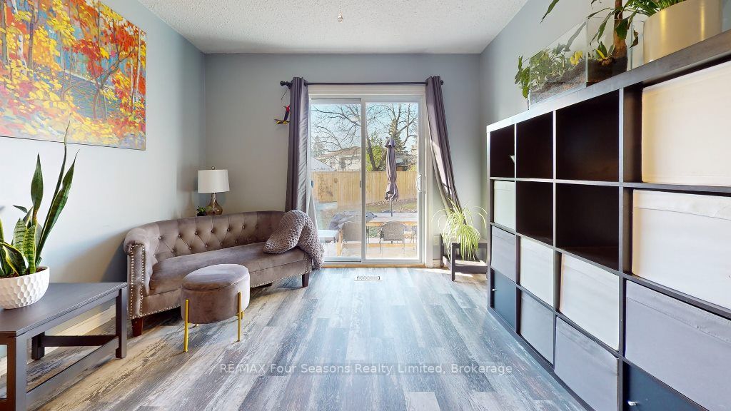15 Braniff Crt