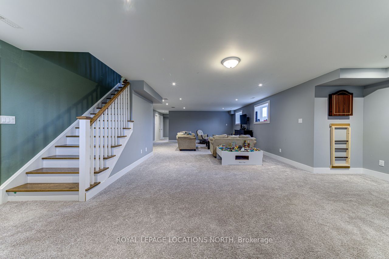 6 Deanna Dr