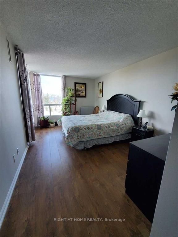 75 Ellen St, #409